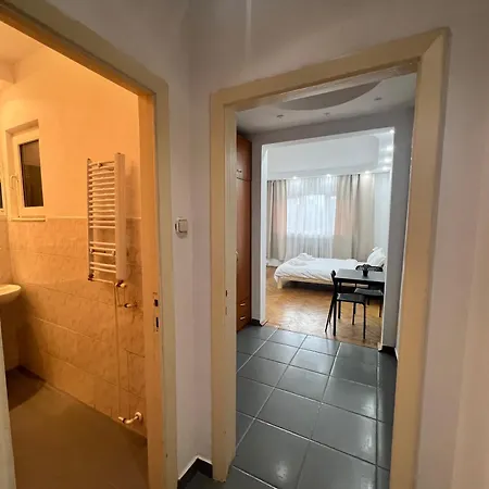 Walk To Old Town Stay! Appartement Boekarest
